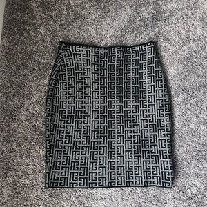 SIONI | Straight Pencil Skirt